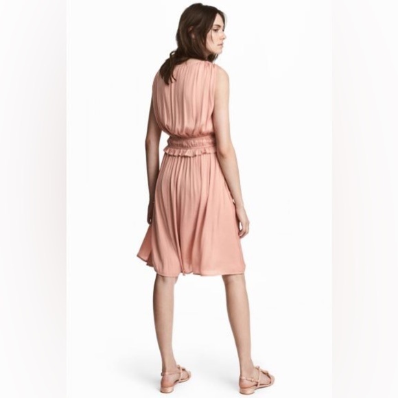 H&M Flowy Satin Party Vneck Midi Dress in Pink Size S/M - Picture 2 of 9